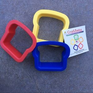 NEW Set of 3 Crust Cutters remove crust from sandwiches, Red, Blue, yellow